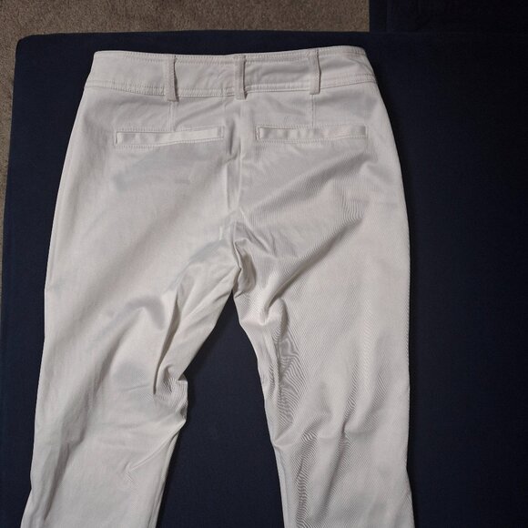New York & CO White Cropped Pants - Picture 2 of 3